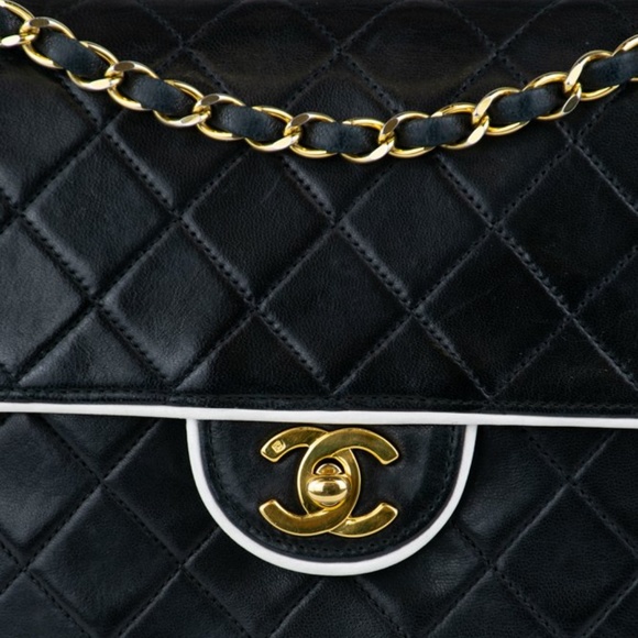 SOLD Chanel Vintage Single Flap Bag - Picture 3 of 16